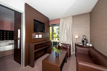 בית מלון כפרי Relais De La Malmaison Paris Rueil Hôtel Spa