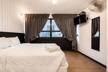 هتل Miraflores Suites Centro