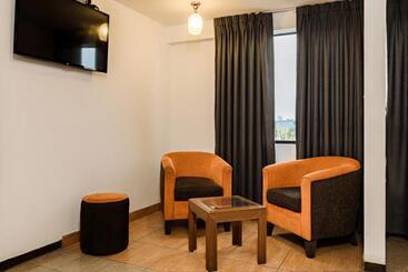 هتل Miraflores Suites Centro