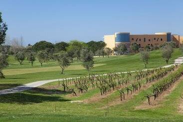 هتل Montado  & Golf Resort