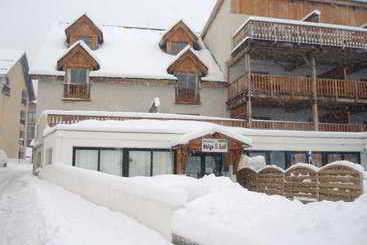 هتل Neige Et Golf