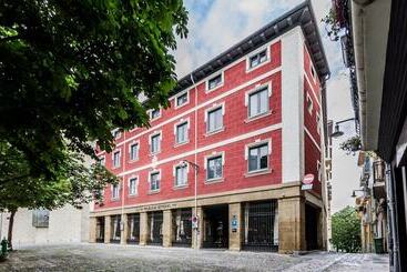 هتل Pamplona Catedral