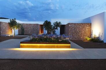 هتل روستایی Ca Na Xica   Hotel & Spa