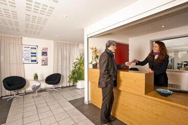 هتل Séjours & Affaires Rennes Villa Camilla