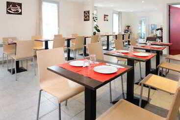 هتل Séjours & Affaires Rennes Villa Camilla