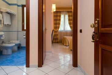 هتل Villa Albani