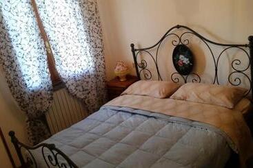 تختخواب و صبحانه La Casetta Di Badolo