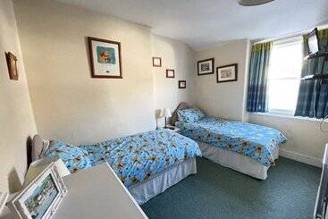 تختخواب و صبحانه White Court Llandudno