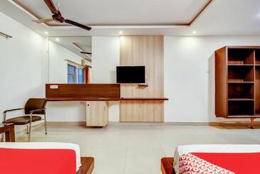 Flagship Hotel Royal Grand