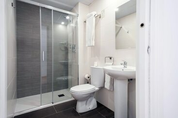 هتل Bestprice Girona