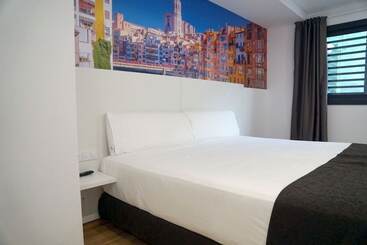 هتل Bestprice Girona