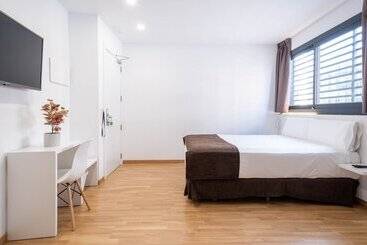 هتل Bestprice Girona