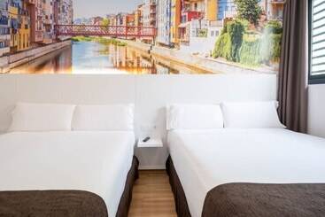 هتل Bestprice Girona