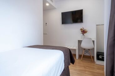 هتل Bestprice Girona