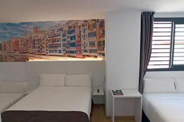 هتل Bestprice Girona