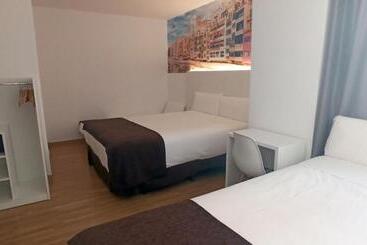 هتل Bestprice Girona