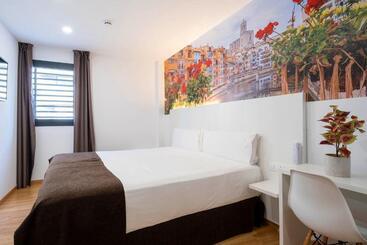 هتل Bestprice Girona