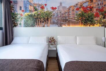 هتل Bestprice Girona