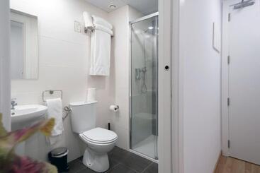 هتل Bestprice Girona