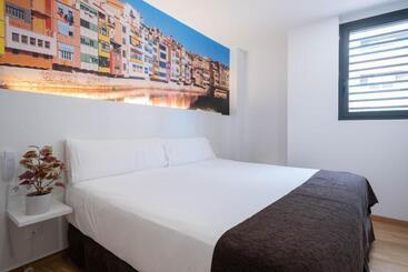 هتل Bestprice Girona