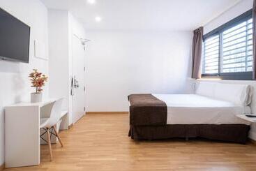 هتل Bestprice Girona