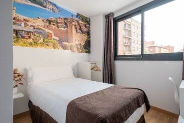 هتل Bestprice Girona