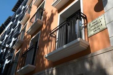 هتل Ciudadela Pamplona