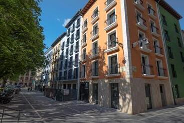 هتل Ciudadela Pamplona
