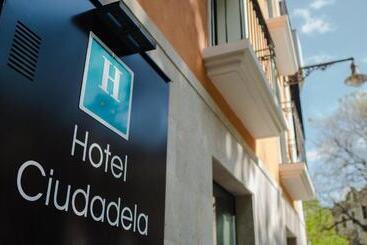 هتل Ciudadela Pamplona