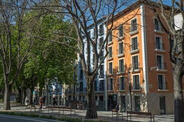 هتل Ciudadela Pamplona