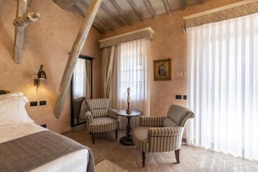 استراحتگاه Villa Petriolo