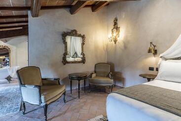 استراحتگاه Villa Petriolo