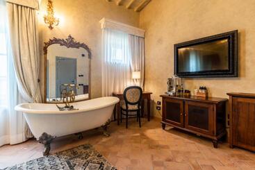 استراحتگاه Villa Petriolo