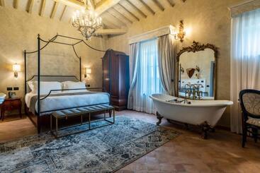 استراحتگاه Villa Petriolo