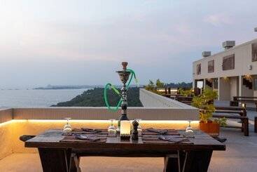 Araliya Beach Resort & Spa Unawatuna  Where You Meet The Sea All Year