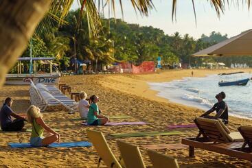 Araliya Beach Resort & Spa Unawatuna  Where You Meet The Sea All Year