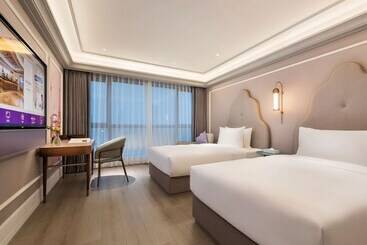 هتل Mercure Nantong Downtown