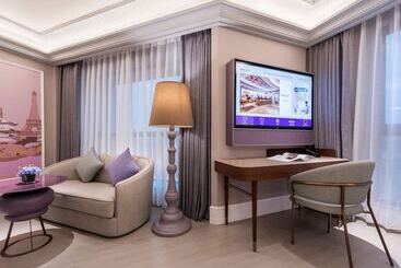 هتل Mercure Nantong Downtown