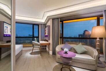 هتل Mercure Nantong Downtown