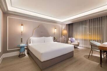 هتل Mercure Nantong Downtown