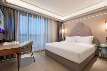 هتل Mercure Nantong Downtown
