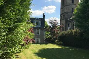 Ashtree House Hotel, Glasgow Airport & Paisley