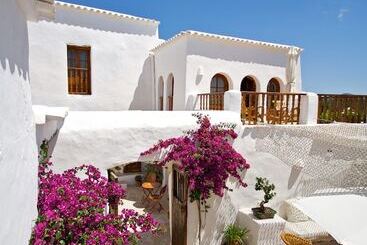 هتل Agroturismo Can Pardal