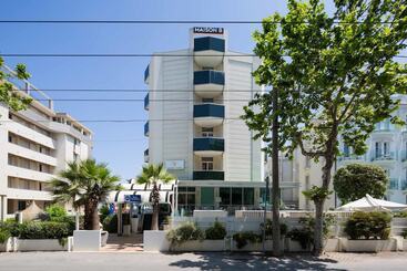 هتل Best Western Maison B