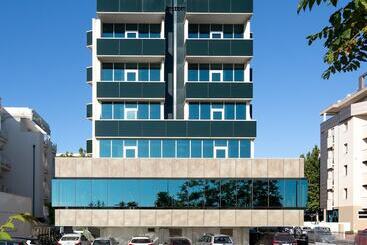 هتل Best Western Maison B