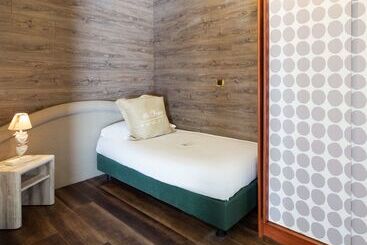 هتل Best Western Maison B
