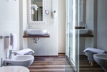 هتل Best Western Maison B
