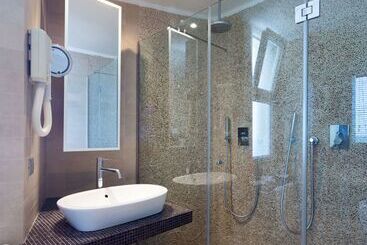 هتل Best Western Maison B