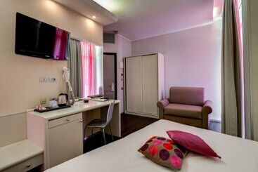 هتل Best Western Maison B