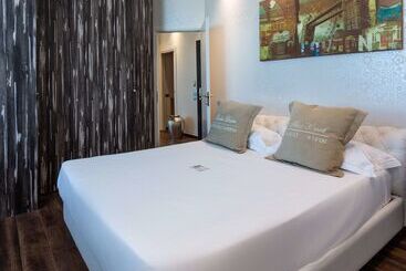 هتل Best Western Maison B